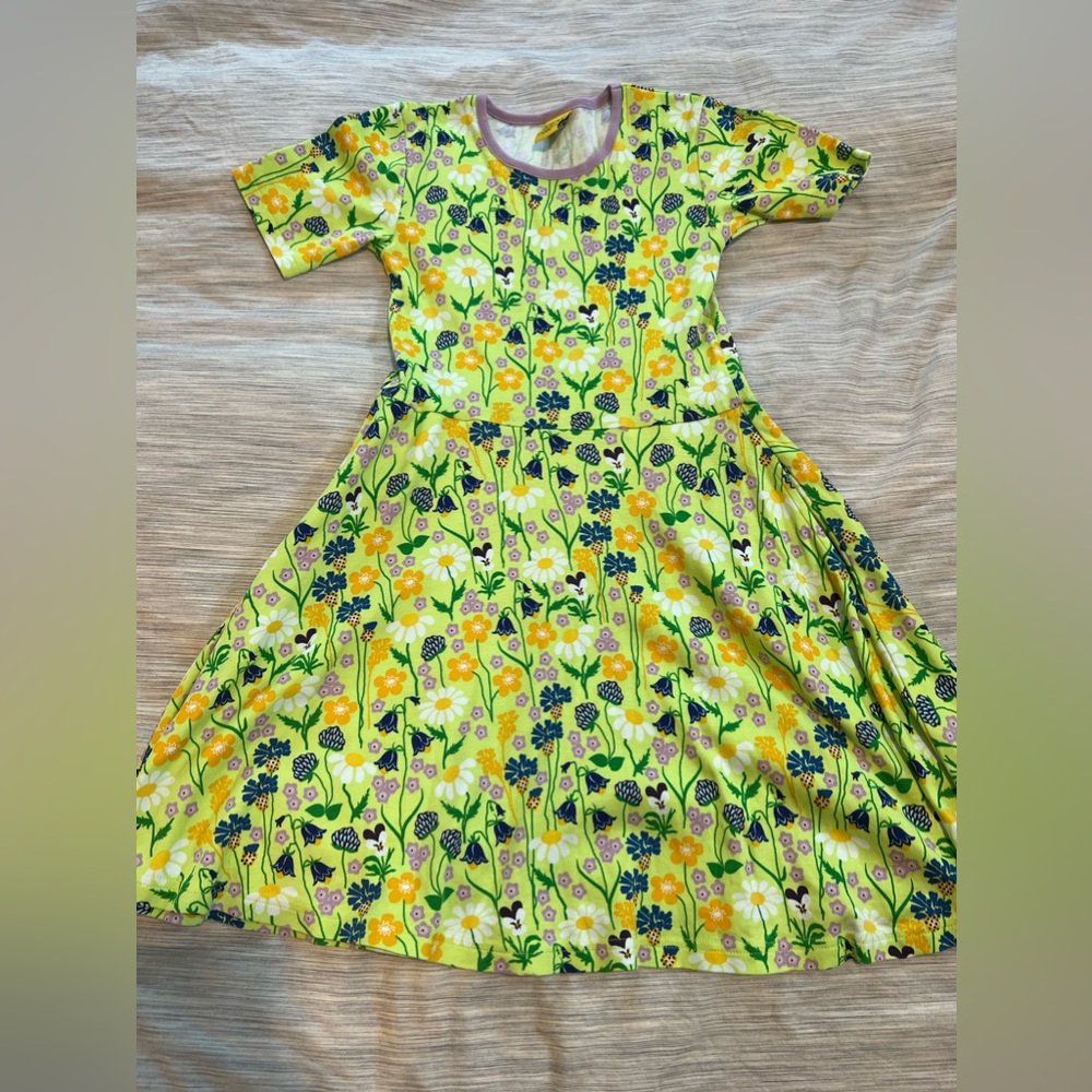 Duns Sweden size 128 skater dress (fits like 9/10 girls)